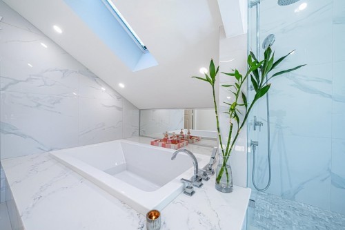 5260 Kew Road, West Vancouver, BC 