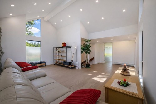5260 Kew Road, West Vancouver, BC 