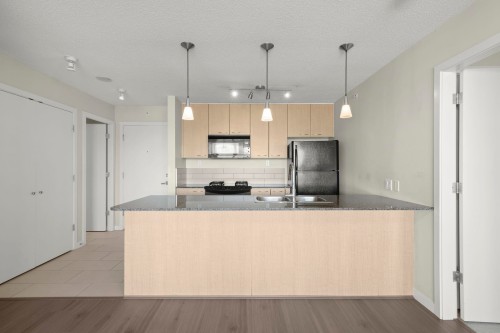 1605-7178 Collier Street, Burnaby, BC 