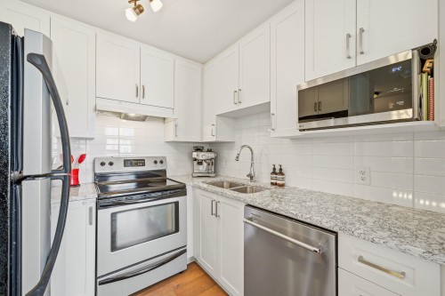 309-418 Broadway E, Vancouver, BC 