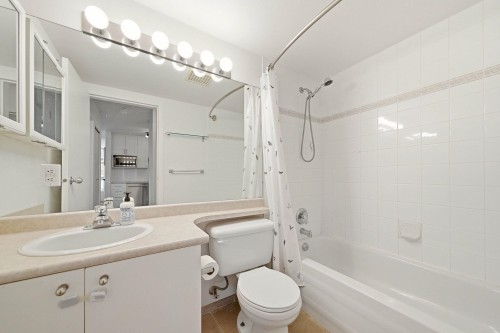 309-418 Broadway E, Vancouver, BC 