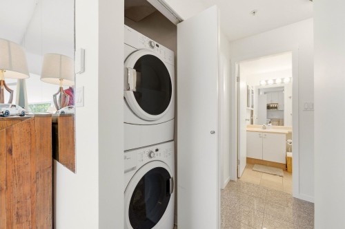 309-418 Broadway E, Vancouver, BC 