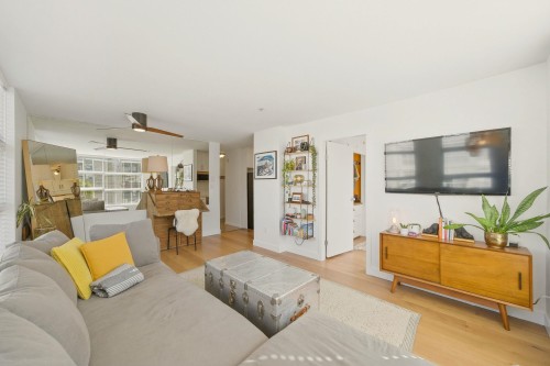 309-418 Broadway E, Vancouver, BC 