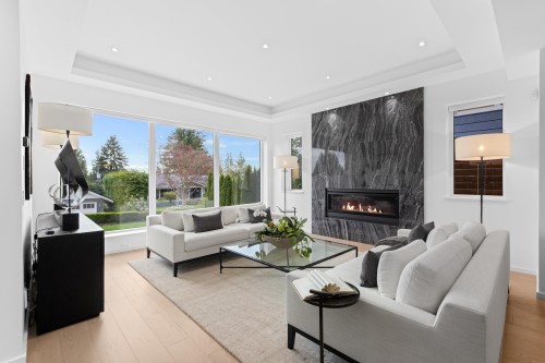 976 Melbourne Avenue, North Vancouver, BC 