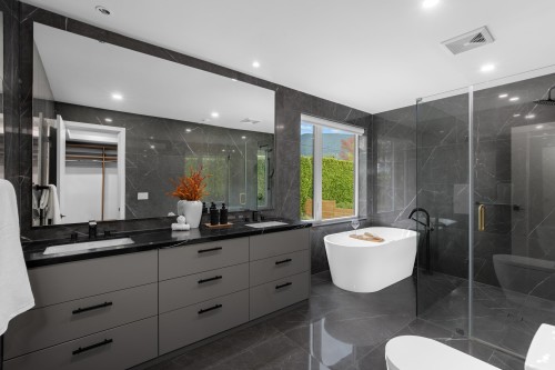 976 Melbourne Avenue, North Vancouver, BC 