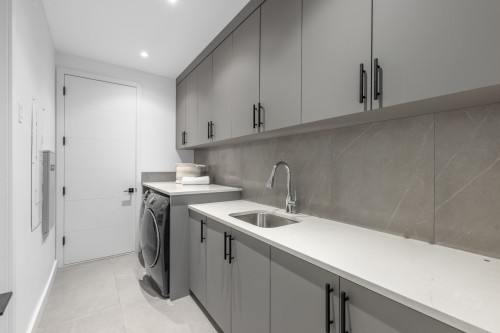 976 Melbourne Avenue, North Vancouver, BC 
