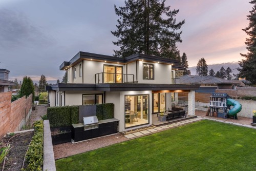 976 Melbourne Avenue, North Vancouver, BC 