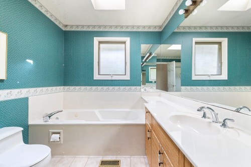 420 Monteray Avenue, North Vancouver, BC 