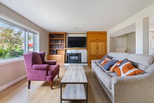 420 Monteray Avenue, North Vancouver, BC 