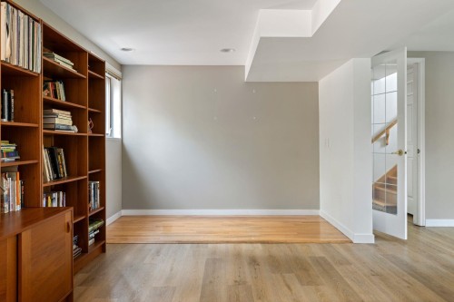 420 Monteray Avenue, North Vancouver, BC 