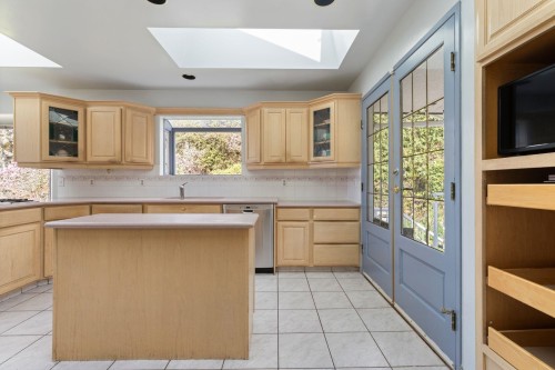 420 Monteray Avenue, North Vancouver, BC 