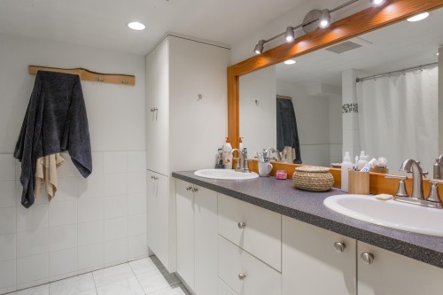 3086 2Nd Avenue W, Vancouver, BC 