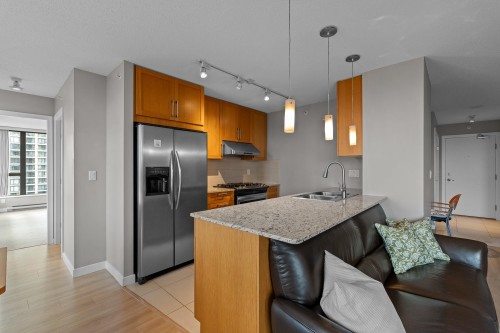 802-7088 Salisbury Avenue, Burnaby, BC 