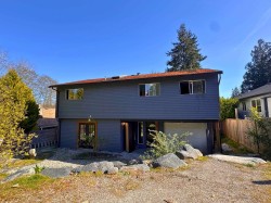 5799 Anchor Road Sechelt, BC V0N 3A0