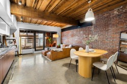 410-388 1st Avenue W Vancouver, BC V5Y 0B2