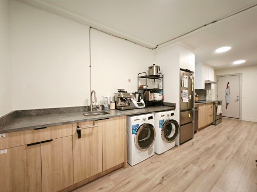 790 68Th Avenue W, Vancouver, BC 