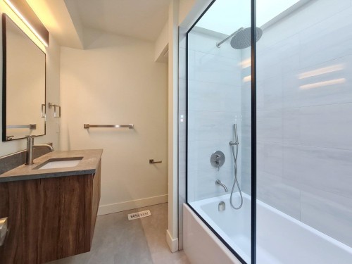 790 68Th Avenue W, Vancouver, BC 
