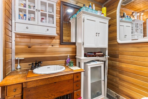 1867 Salisbury Avenue, Port Coquitlam, BC 