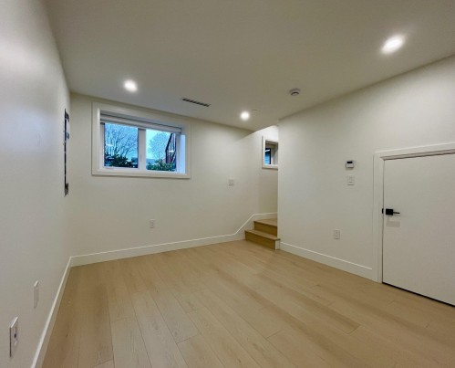 162 43Rd Avenue E, Vancouver, BC 