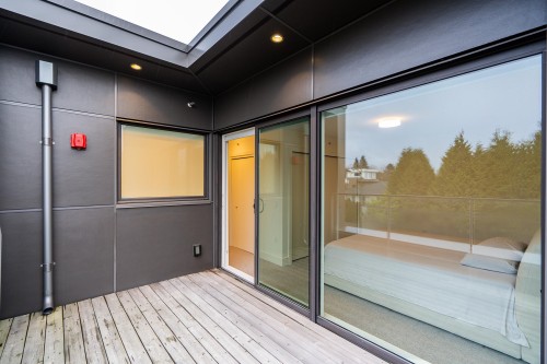 6840 Oak Street, Vancouver, BC 