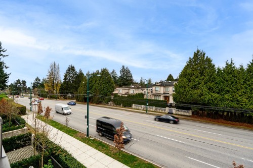 6840 Oak Street, Vancouver, BC 