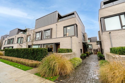 6840 Oak Street, Vancouver, BC 