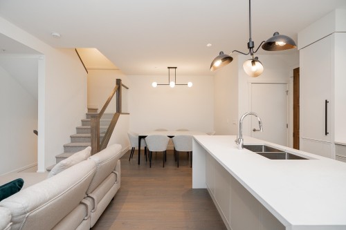 6840 Oak Street, Vancouver, BC 