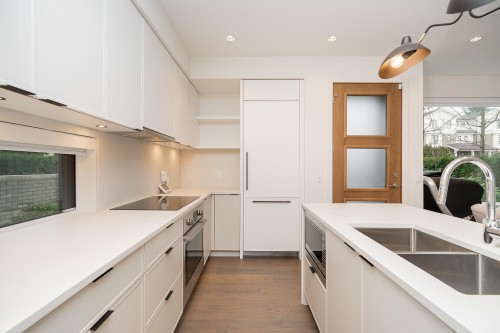6840 Oak Street, Vancouver, BC 