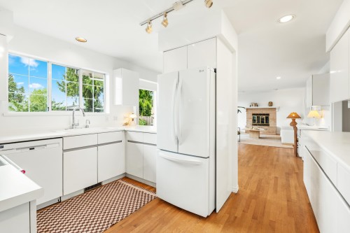 2372 Kings Avenue, West Vancouver, BC 