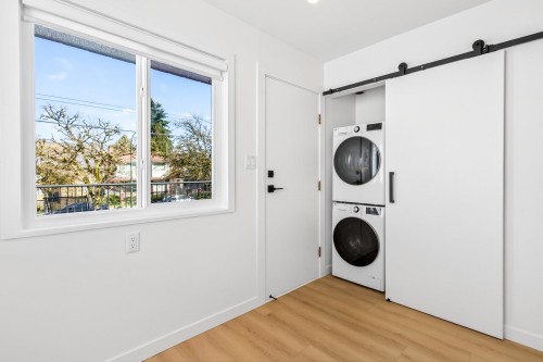 2085 Waverley Avenue, Vancouver, BC 