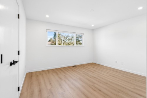 2085 Waverley Avenue, Vancouver, BC 