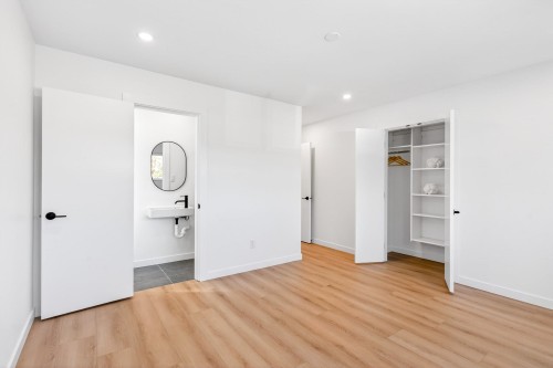 2085 Waverley Avenue, Vancouver, BC 