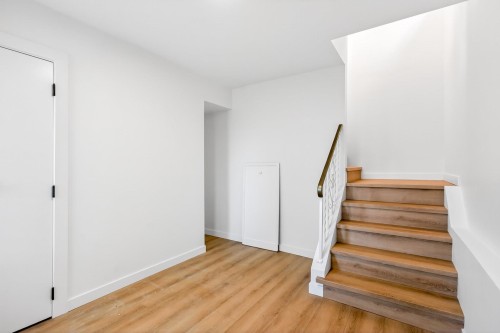 2085 Waverley Avenue, Vancouver, BC 