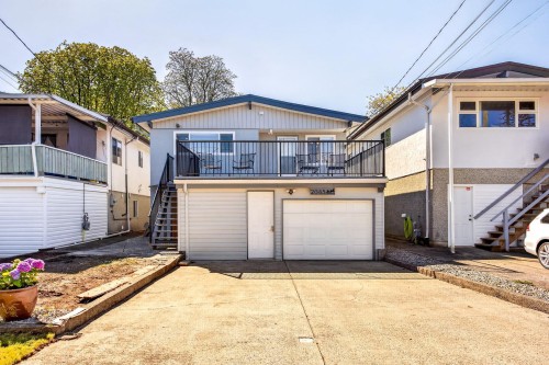 2085 Waverley Avenue, Vancouver, BC 