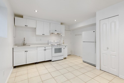 2085 Waverley Avenue, Vancouver, BC 