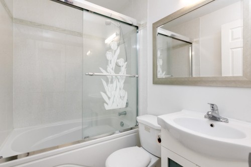 2085 Waverley Avenue, Vancouver, BC 