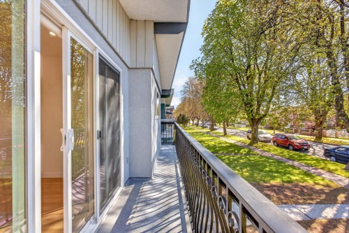 2085 Waverley Avenue, Vancouver, BC 