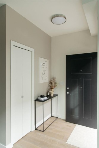 7893 Oak Street, Vancouver, BC 