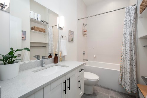 2551 Hyannis Point, North Vancouver, BC 