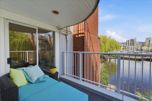 1523 Mariner Walk, Vancouver, BC 