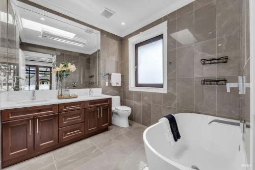 2149 46Th Avenue W, Vancouver, BC 