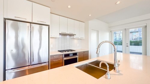 711-8580 River District Crossing, Vancouver, BC 