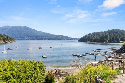 433 Senator Place  Bowen Island, BC V0N 1G1