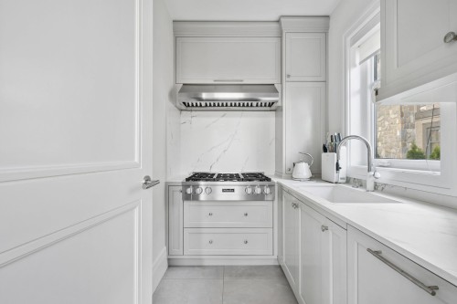4021 28Th Avenue W, Vancouver, BC 