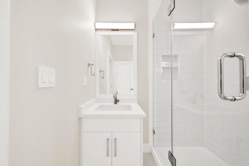 3128 Kings Avenue, Vancouver, BC 