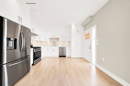 3128 Kings Avenue, Vancouver, BC 