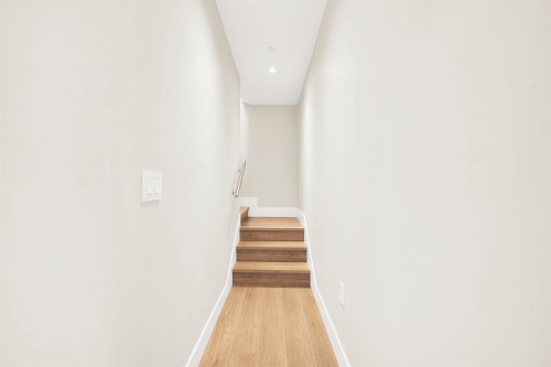3128 Kings Avenue, Vancouver, BC 