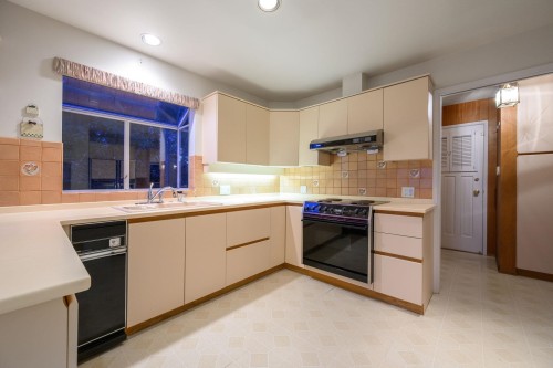 1346 Whitby Road, West Vancouver, BC 