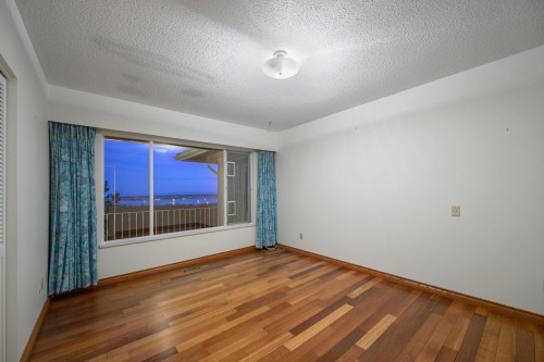 1346 Whitby Road, West Vancouver, BC 