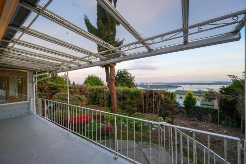 1346 Whitby Road, West Vancouver, BC 